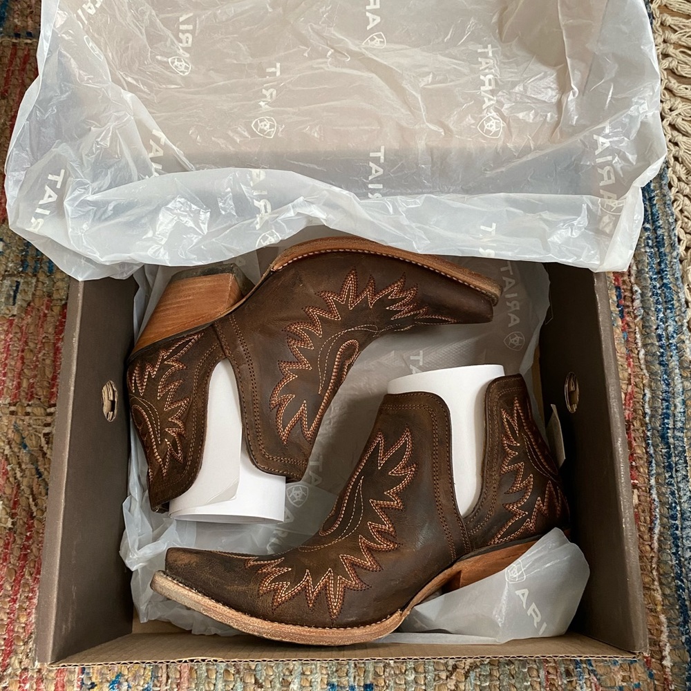 Ariat Dixon Booties